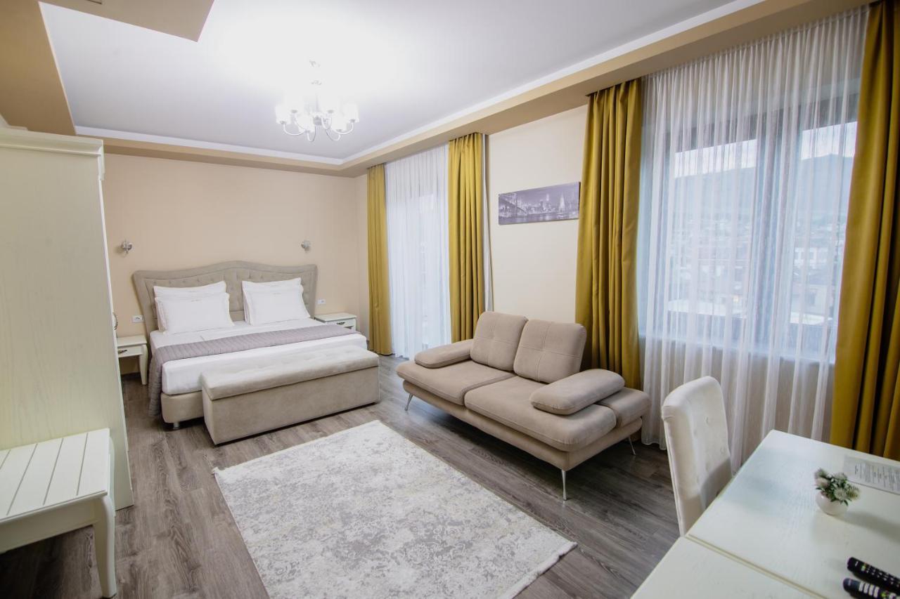 Christi's Borova 4* Korce