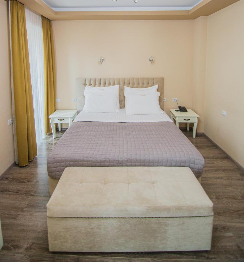 Christi's Borova Hotel Korce