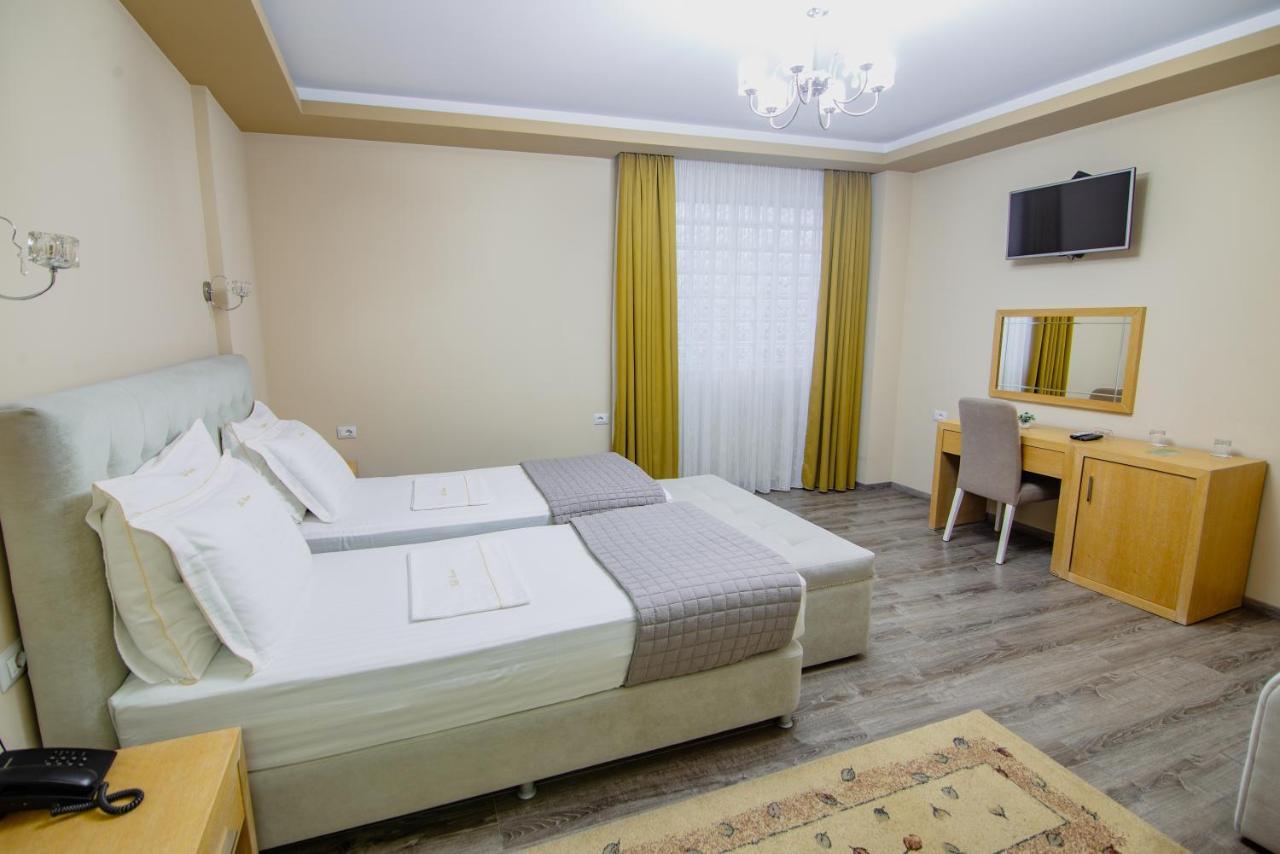 Hotel Christi's Borova 4*
