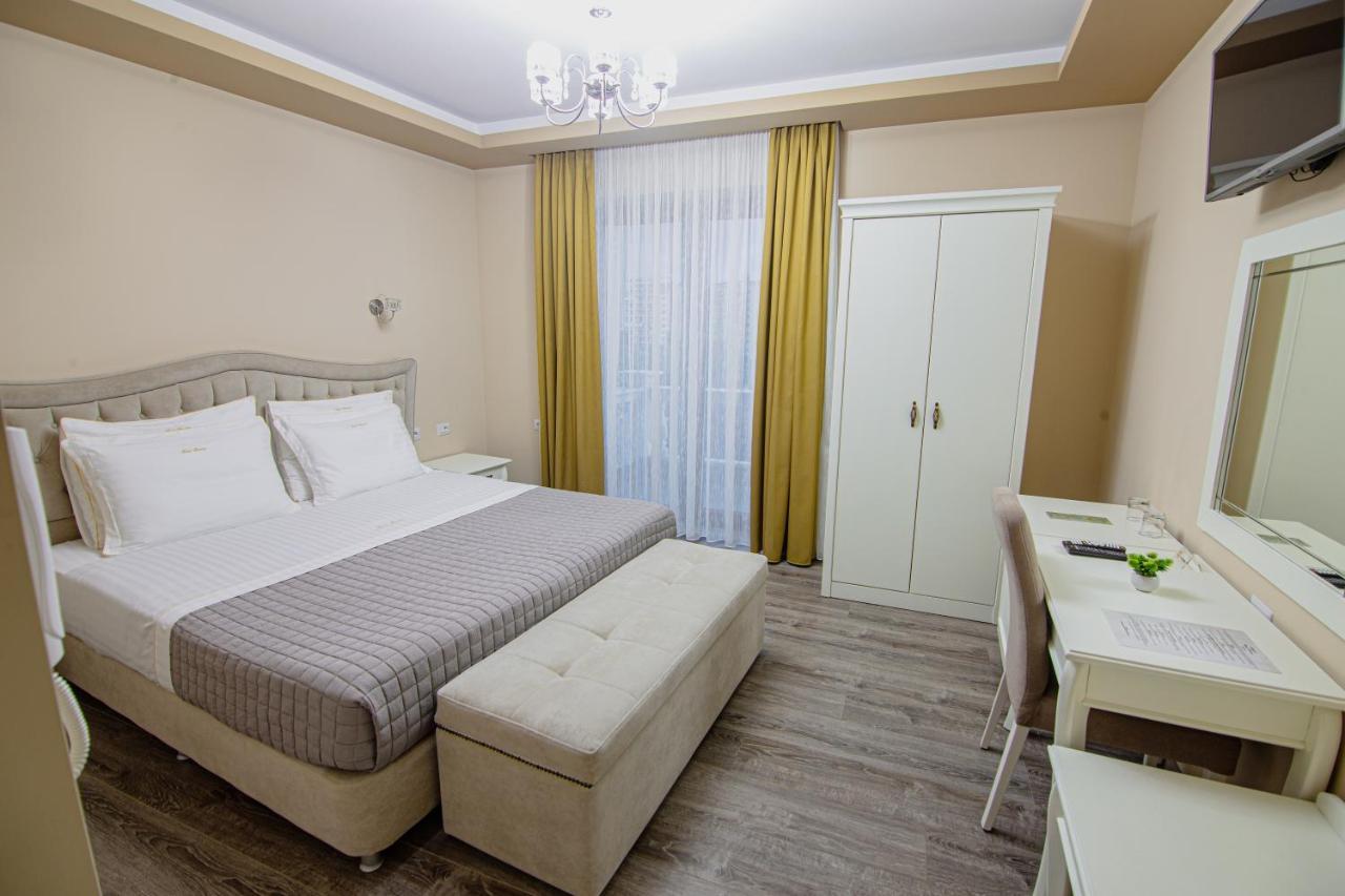Christi's Borova 4*
