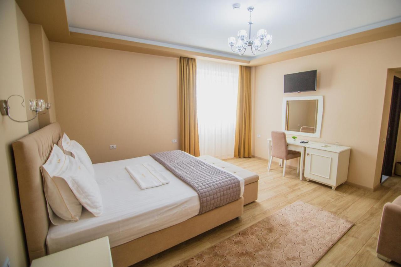 Hotel Christi's Borova 4*