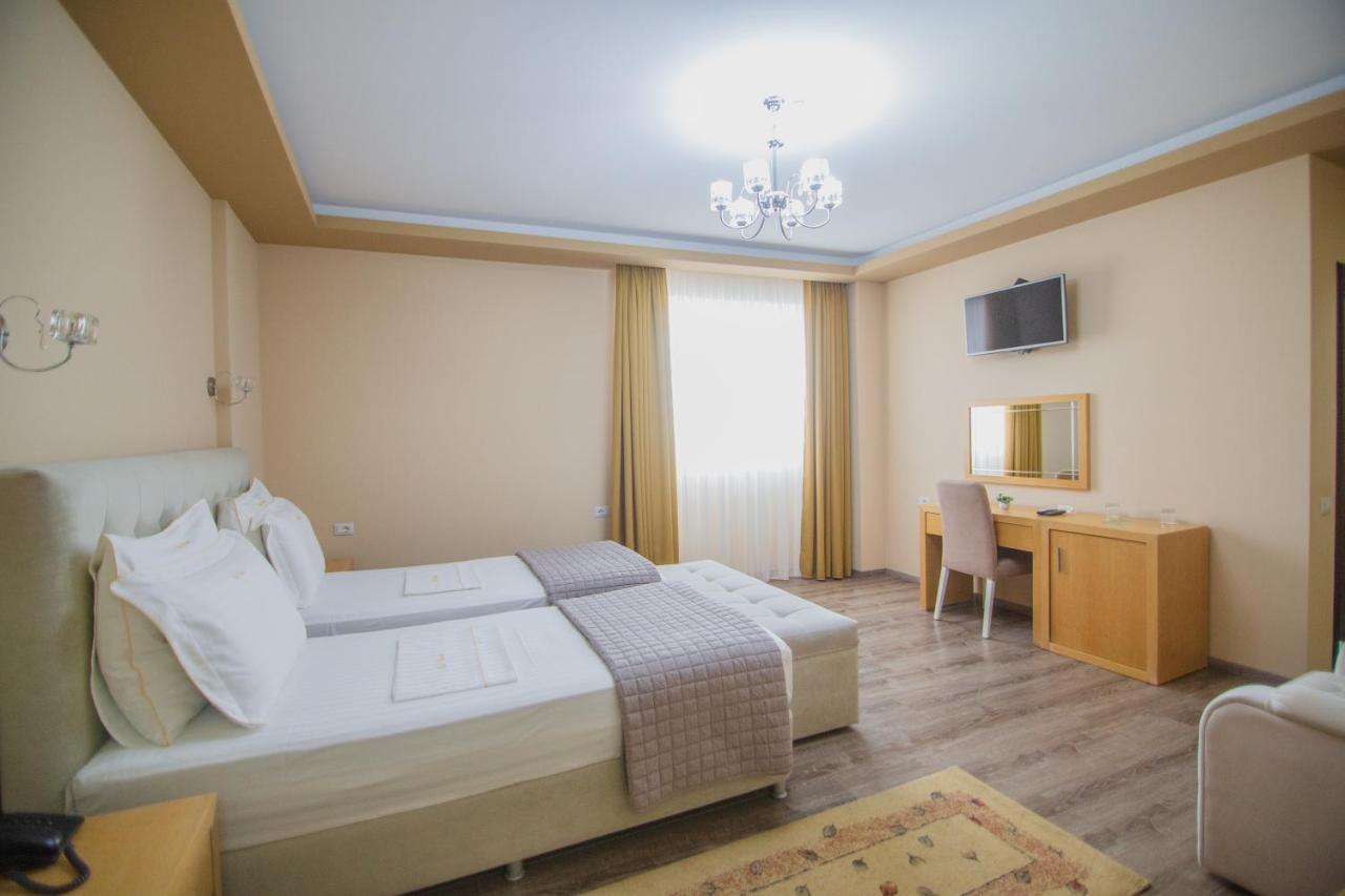 Hotel Christi's Borova 4*