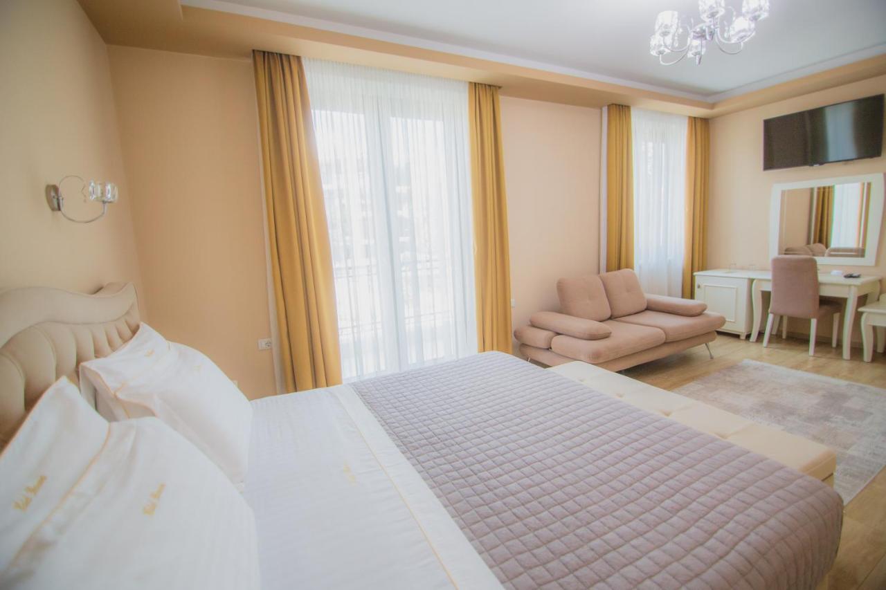 Hotel Christi's Borova 4*