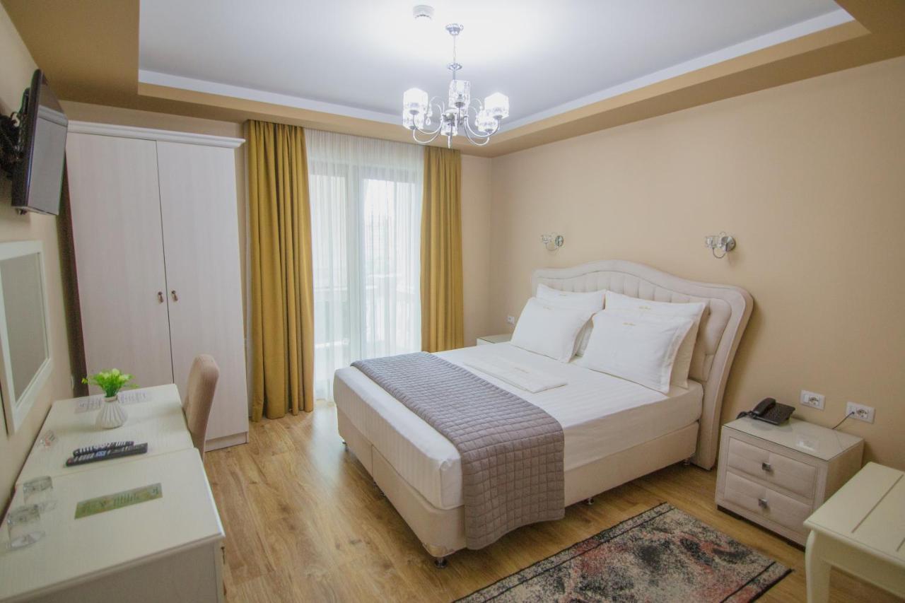 Hotel Christi's Borova 4*