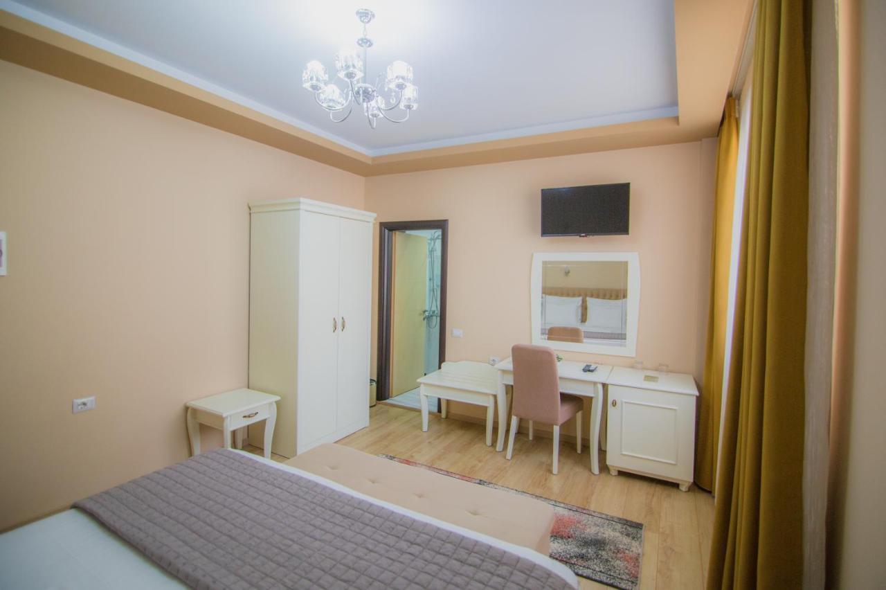 Hotel Christi's Borova 4*