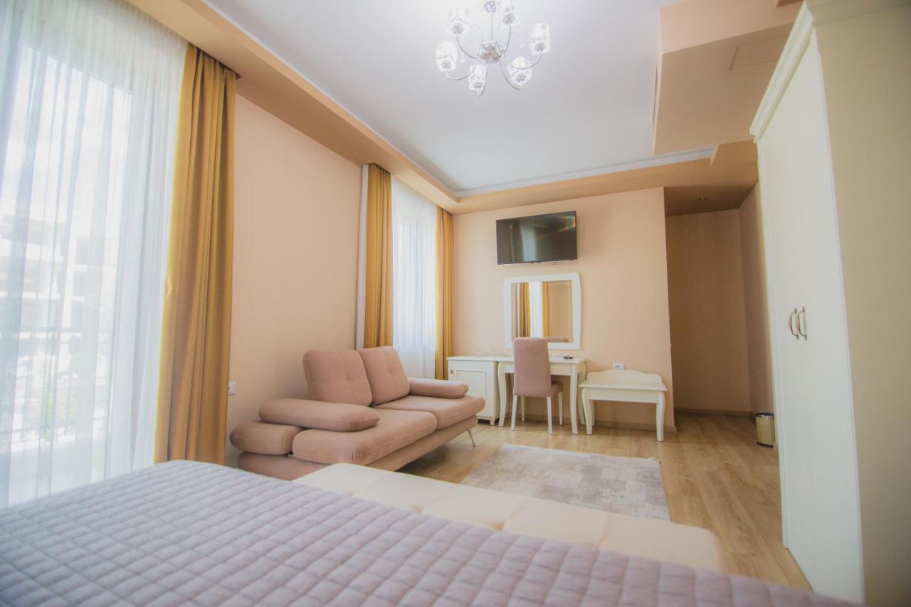 Christi's Borova Hotel