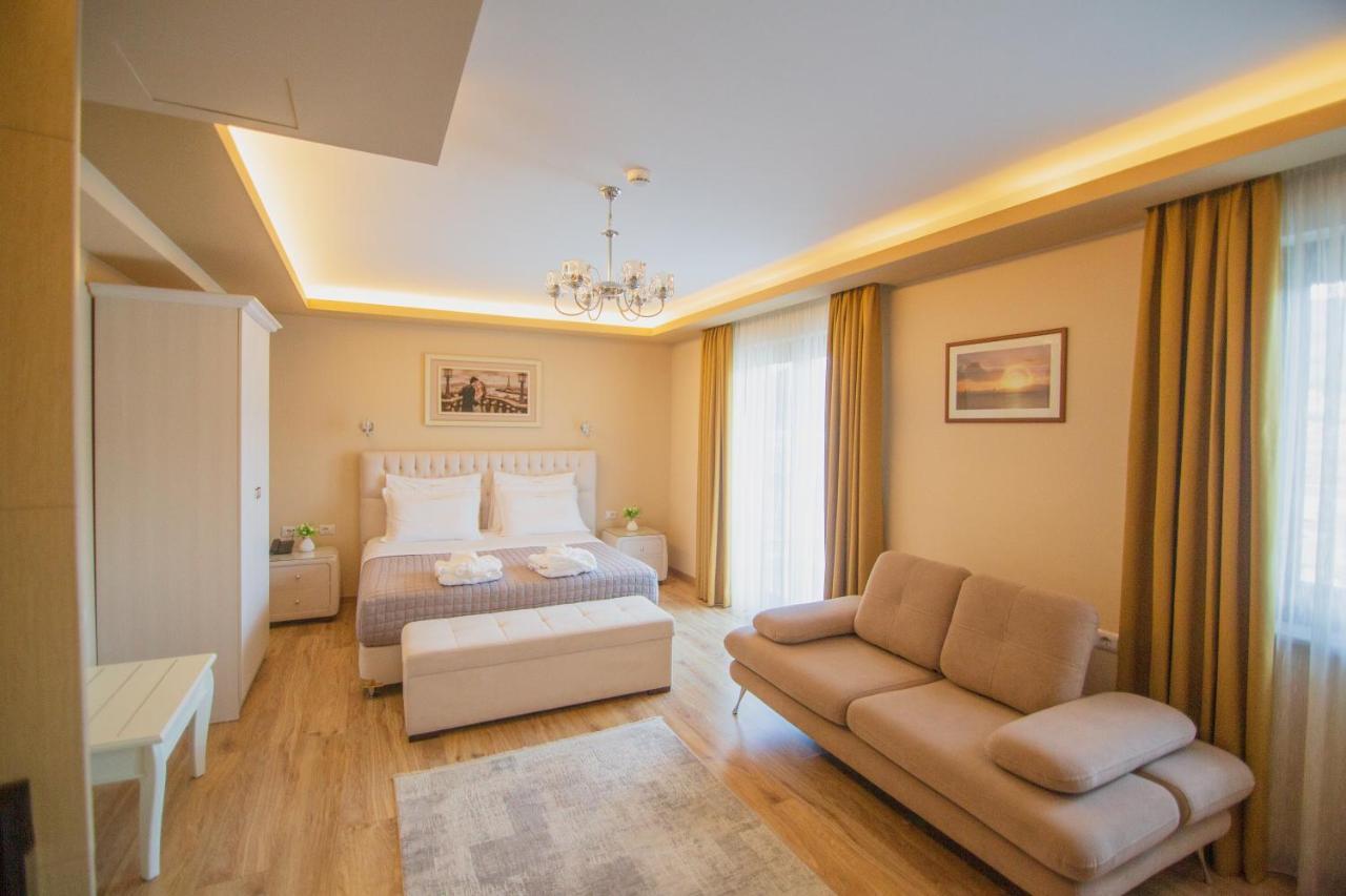 Christi's Borova Hotel 4*